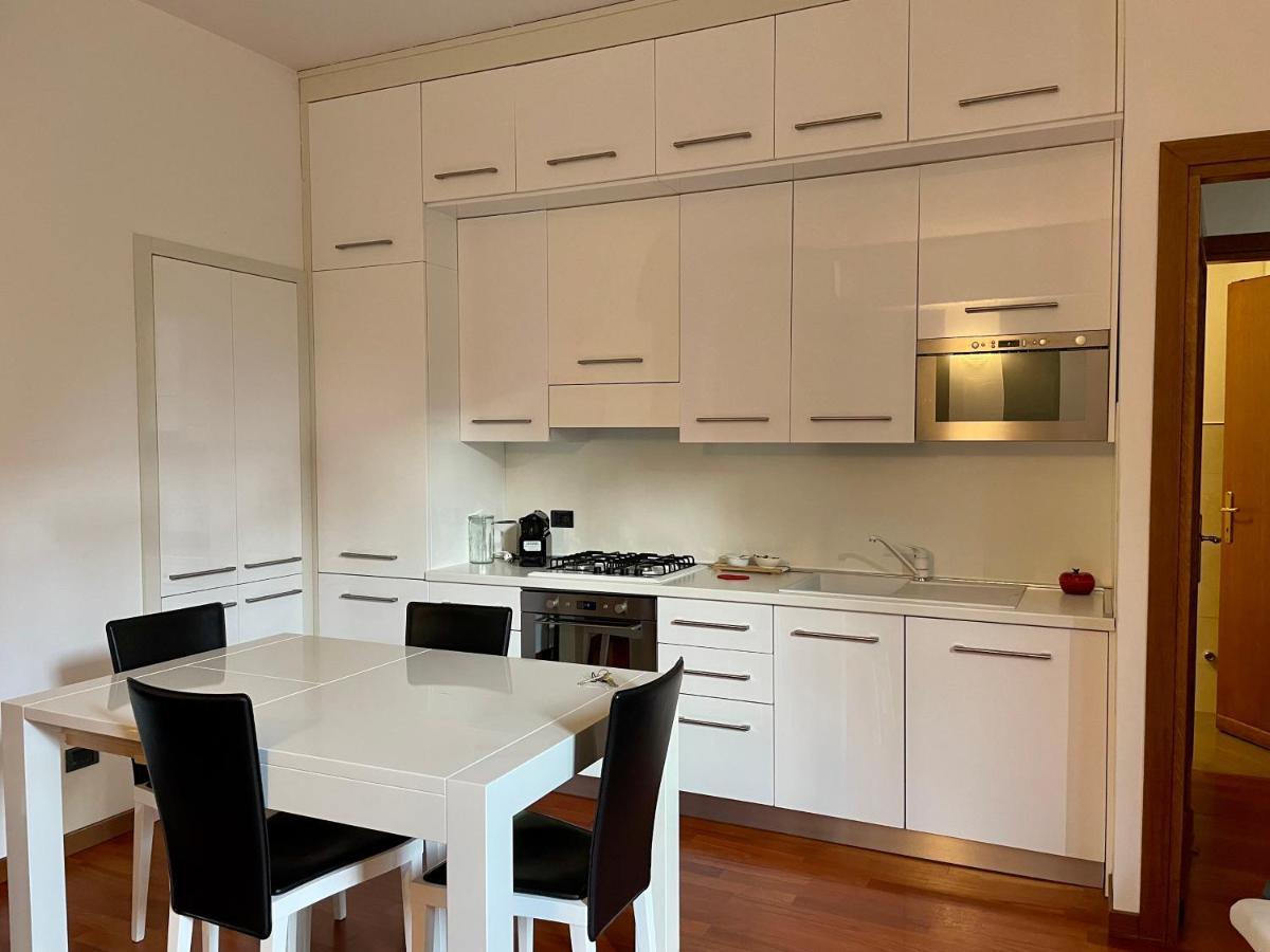 Appartement La Casa Di Ringhiera In Sarpi-Sempione-Moscova à Milan Extérieur photo